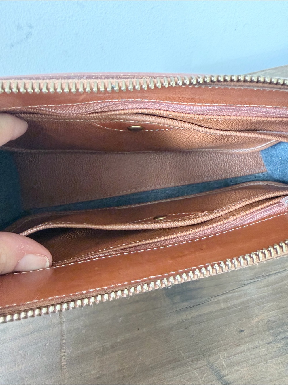 Dooney & Bourke Vintage All-Weather Leather Black/Brown Pebbled Crossbody Bag - Picture 5 of 11